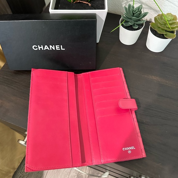 CHANEL Quilted Long Wallet Organizer - Picture 4 of 13
